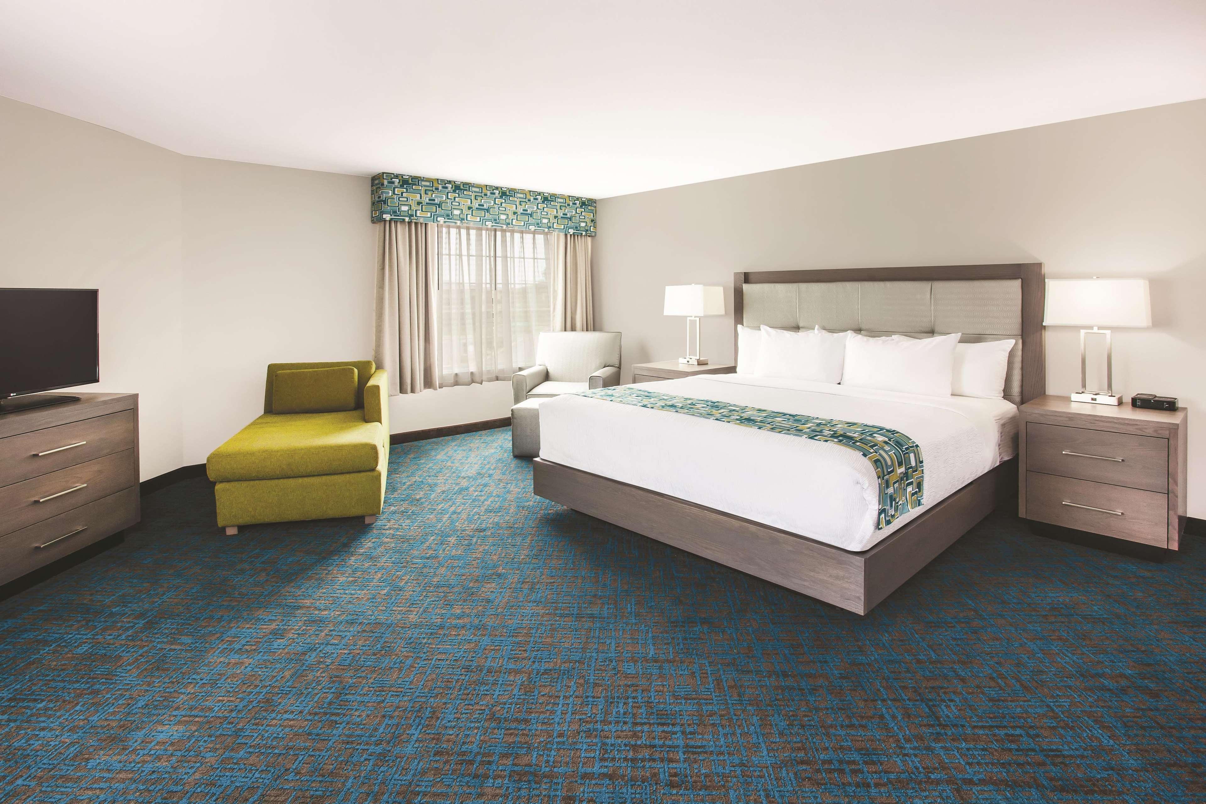 La Quinta By Wyndham St. Paul-Woodbury Hotel Exterior photo