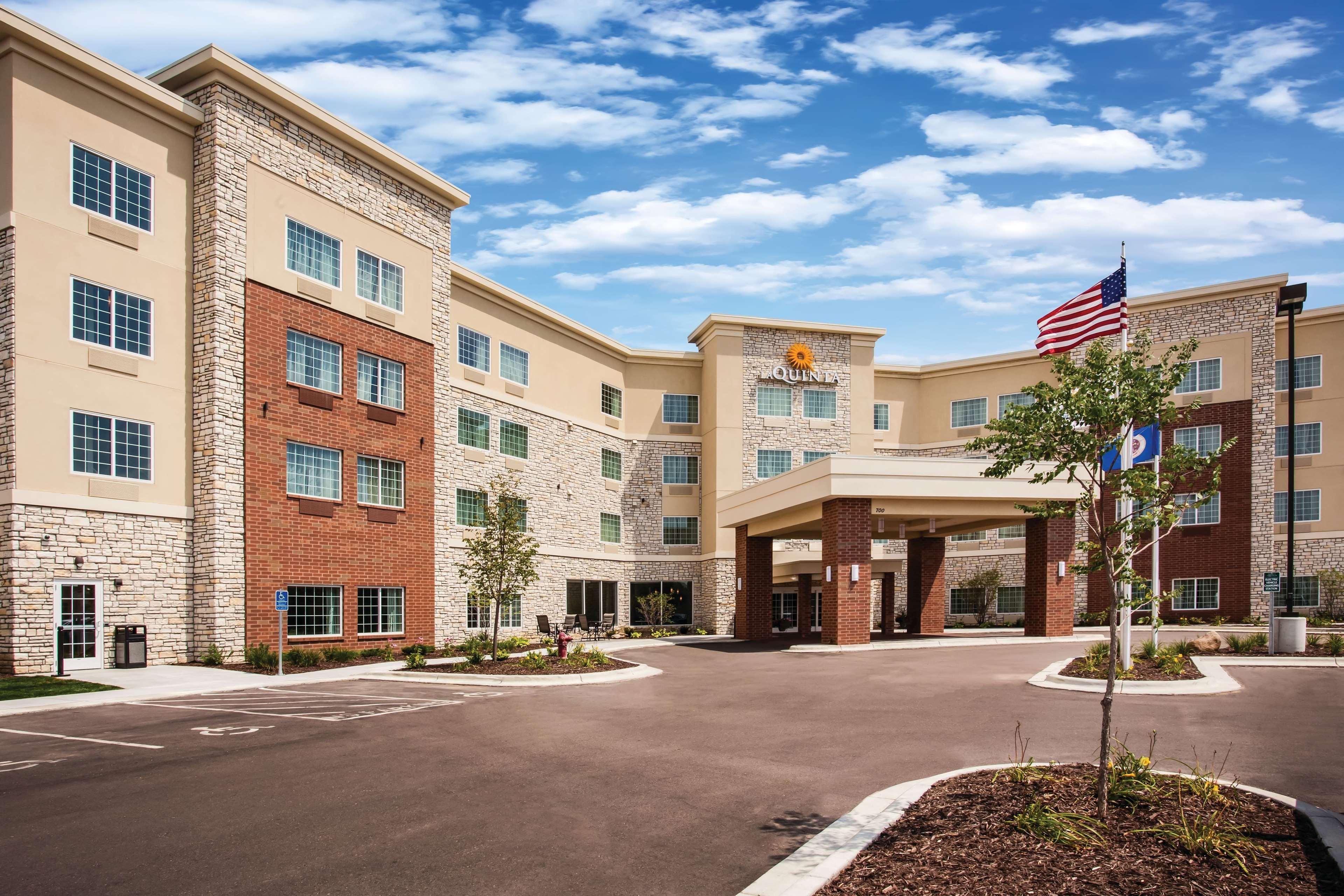 La Quinta By Wyndham St. Paul-Woodbury Hotel Exterior photo