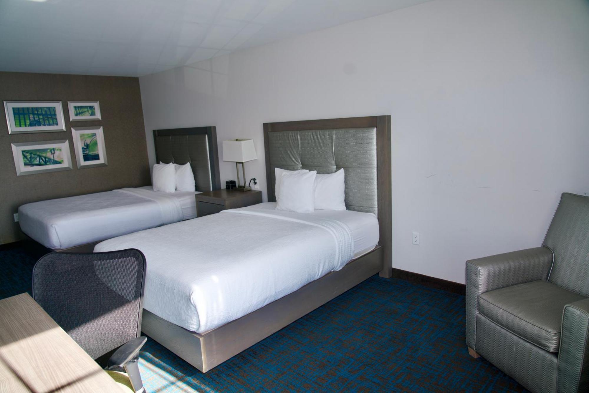 La Quinta By Wyndham St. Paul-Woodbury Hotel Exterior photo