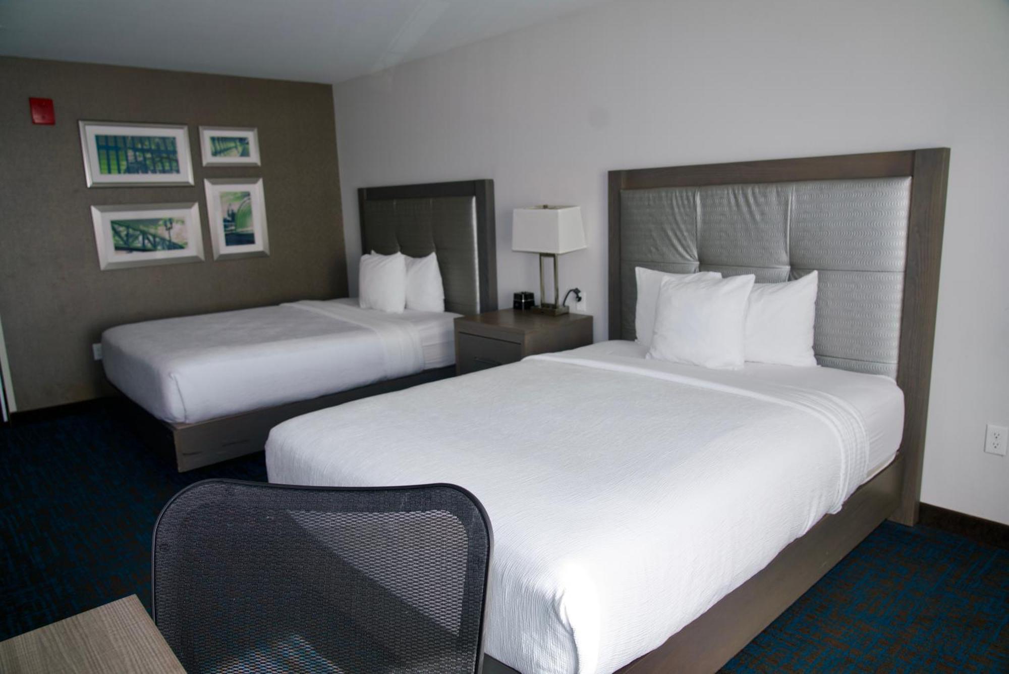 La Quinta By Wyndham St. Paul-Woodbury Hotel Exterior photo