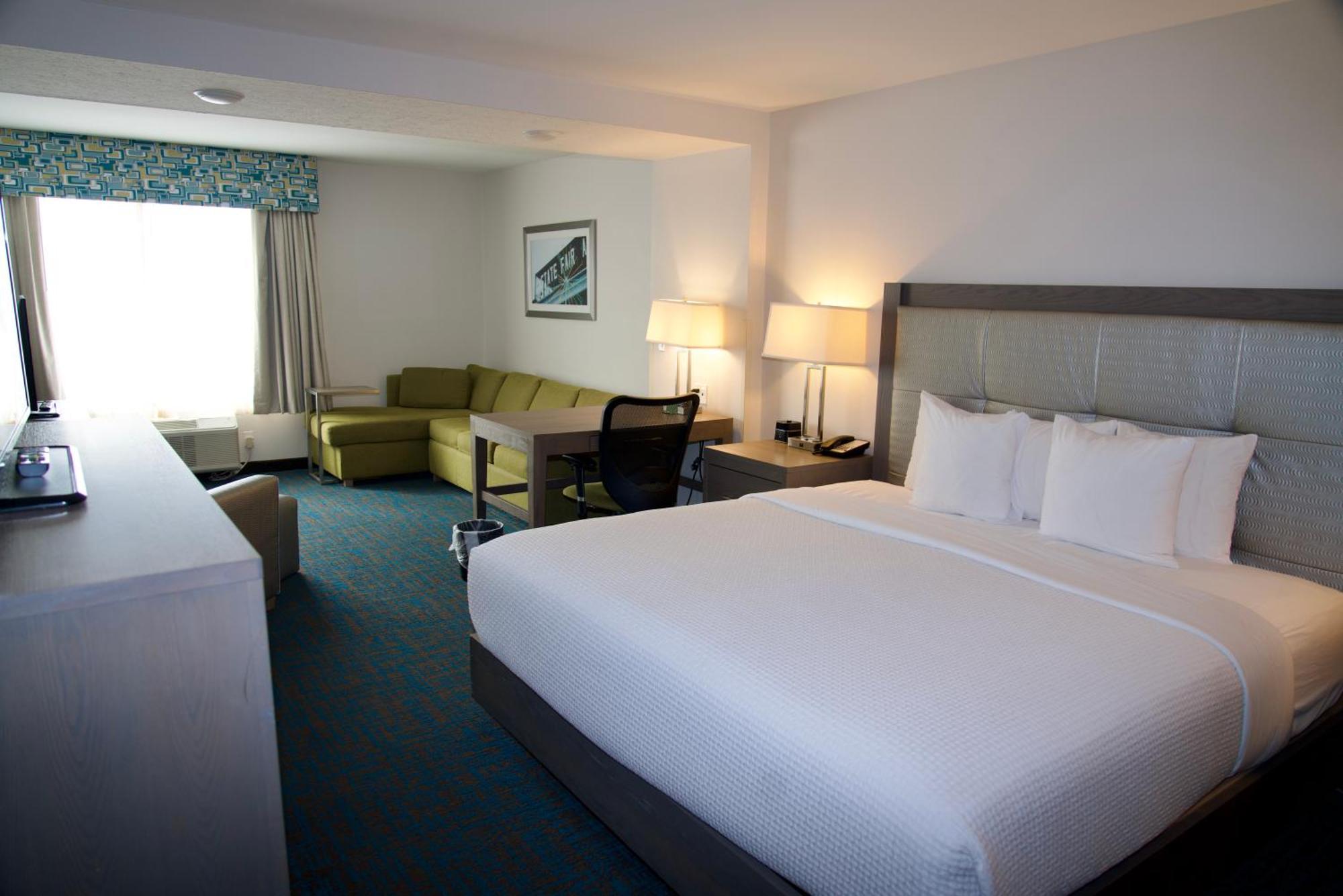 La Quinta By Wyndham St. Paul-Woodbury Hotel Exterior photo
