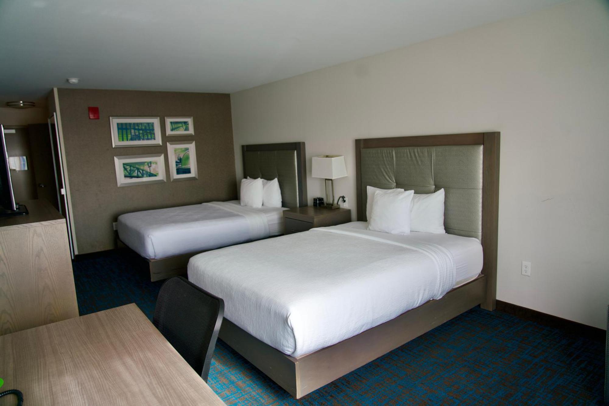 La Quinta By Wyndham St. Paul-Woodbury Hotel Exterior photo