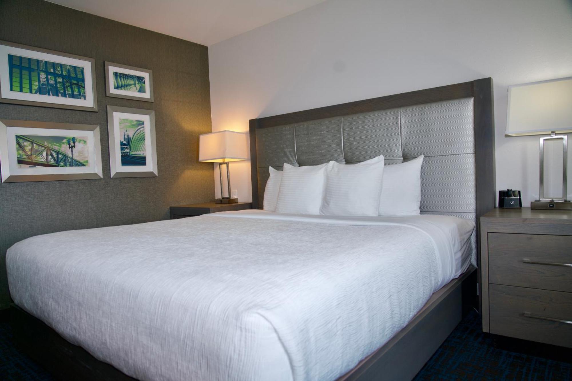 La Quinta By Wyndham St. Paul-Woodbury Hotel Exterior photo