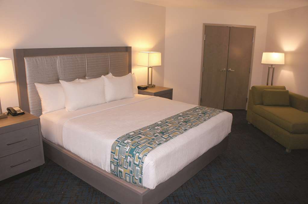 La Quinta By Wyndham St. Paul-Woodbury Hotel Room photo