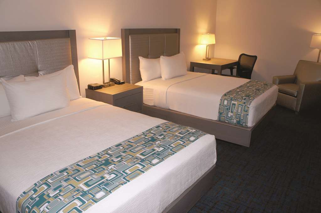 La Quinta By Wyndham St. Paul-Woodbury Hotel Room photo