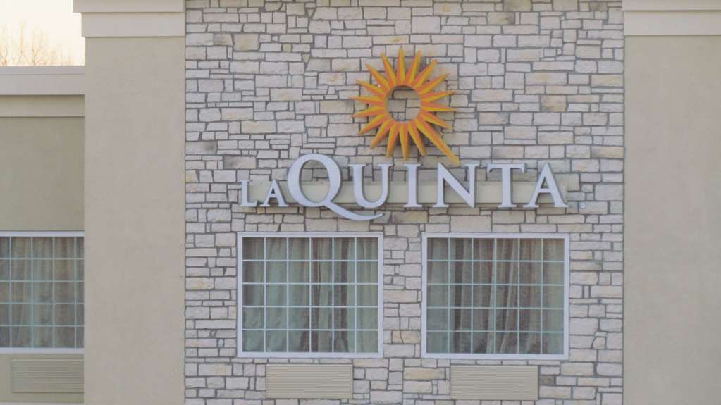 La Quinta By Wyndham St. Paul-Woodbury Hotel Exterior photo
